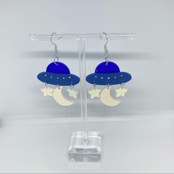 NWT Blue Iridescent Spaceship Acrylic 3D Earrings - Picture 5 of 5